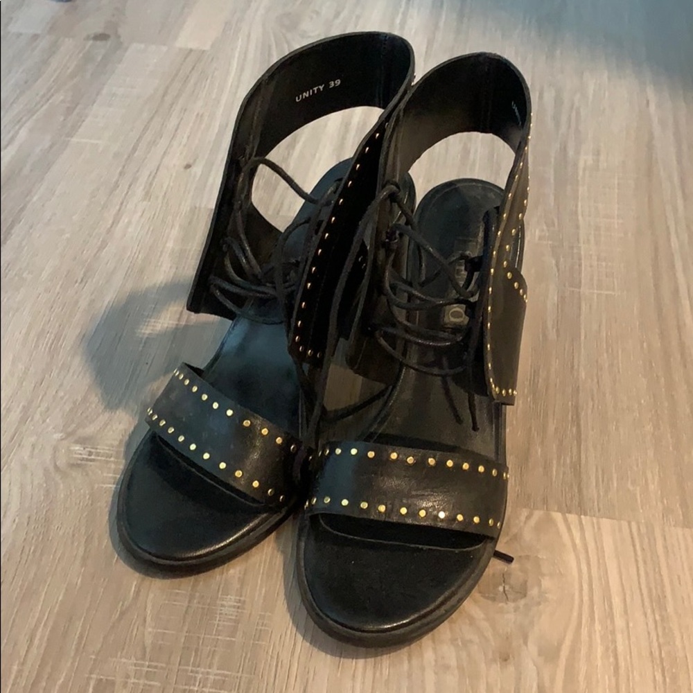 Senso Heels